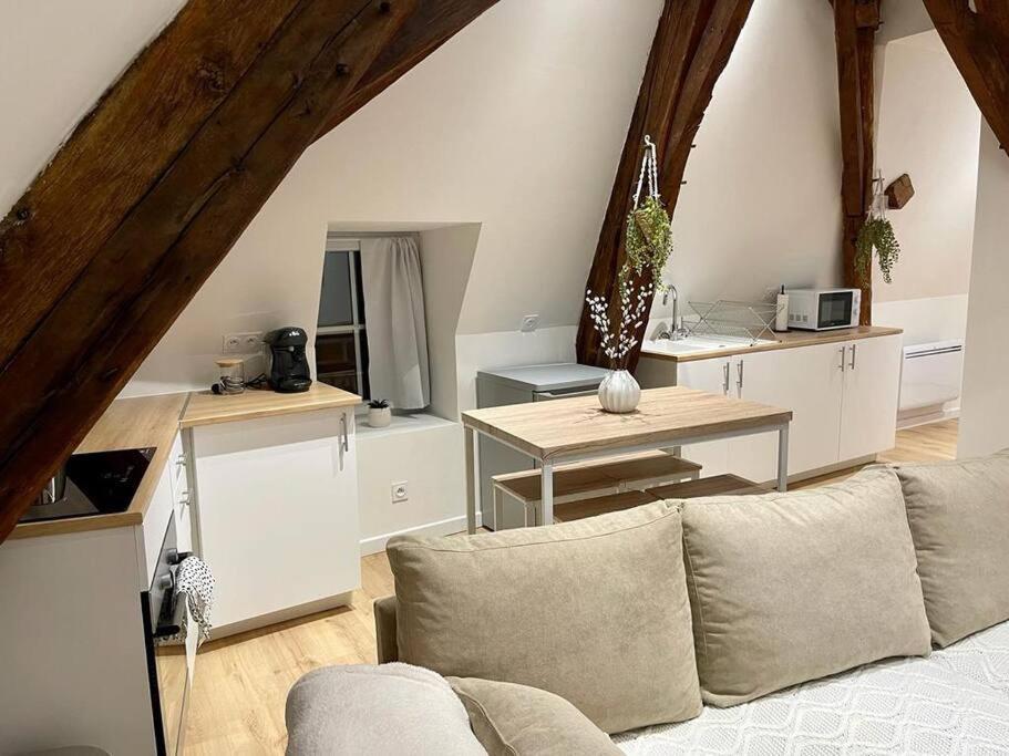 Appartement Cosy Centre Ville Saint-Amand-Montrond Exterior foto